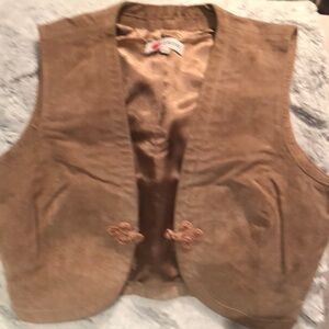 Yokoo beige cropped suede vest in xs
